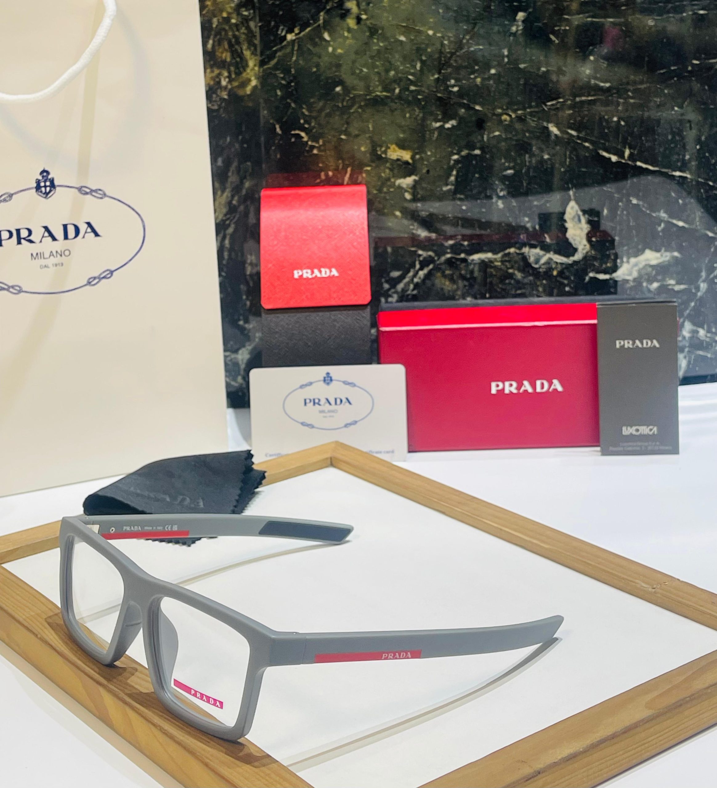 PRADAS TRANSPARENT LENS - Image 2