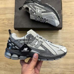 New balanceE 1906R