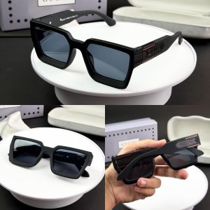 GUCCIS BLACK GG2