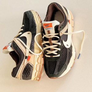 NIKEE ZOOM VOMERO CUSTOM OFF WHITE