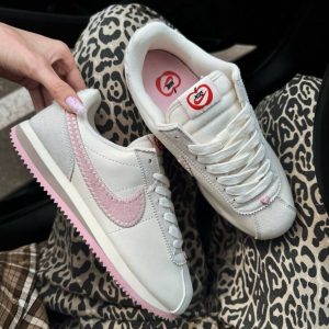 NIKEE CORTEZ VALENTINES 