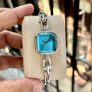 Tiffanys & Co.