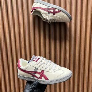 Women's shoes