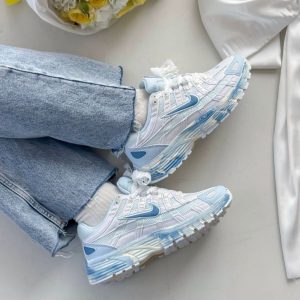 Women's shoes