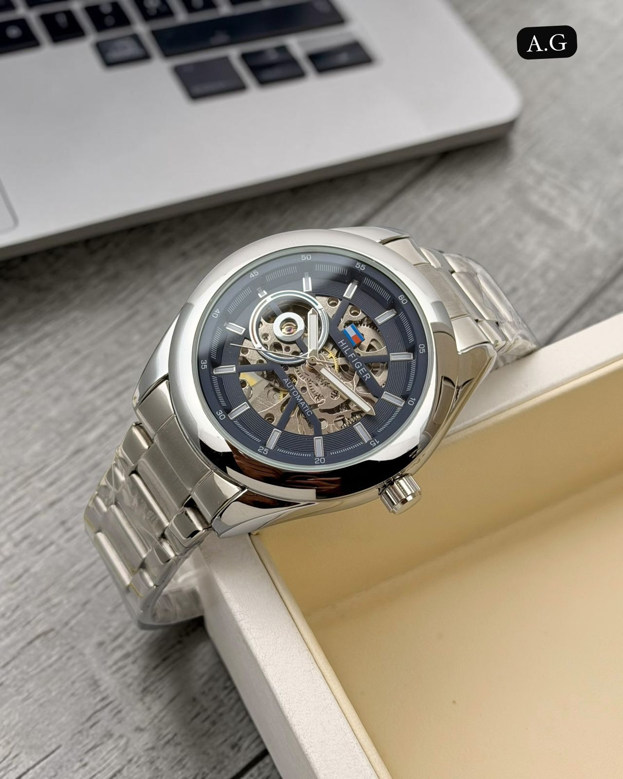 Mens watch