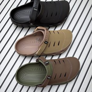 Men's crocs