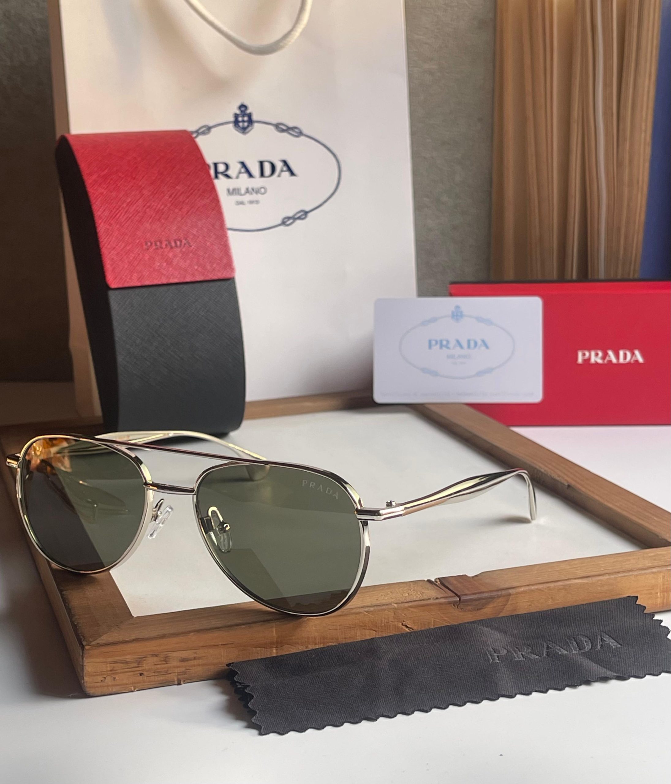 *PRADAS-SUNGLASSES