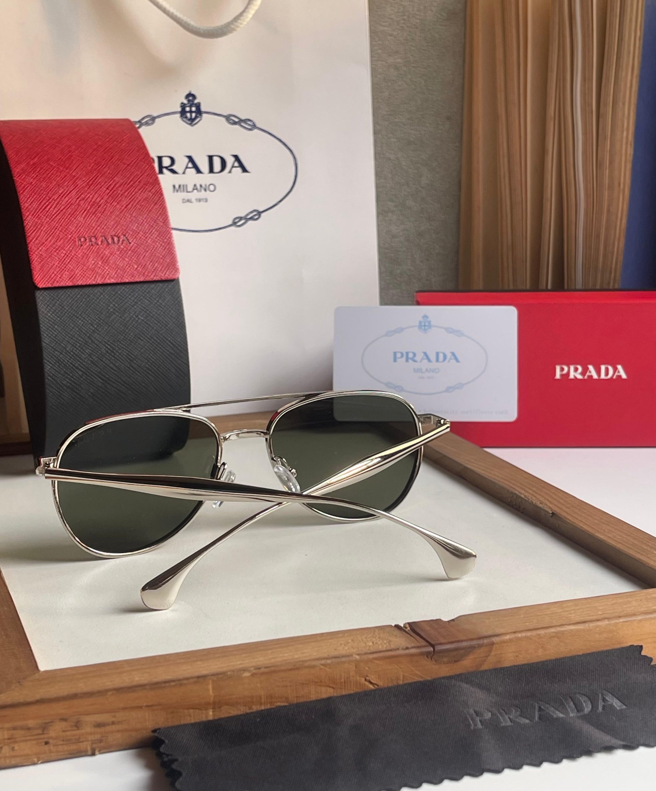 *PRADAS-SUNGLASSES