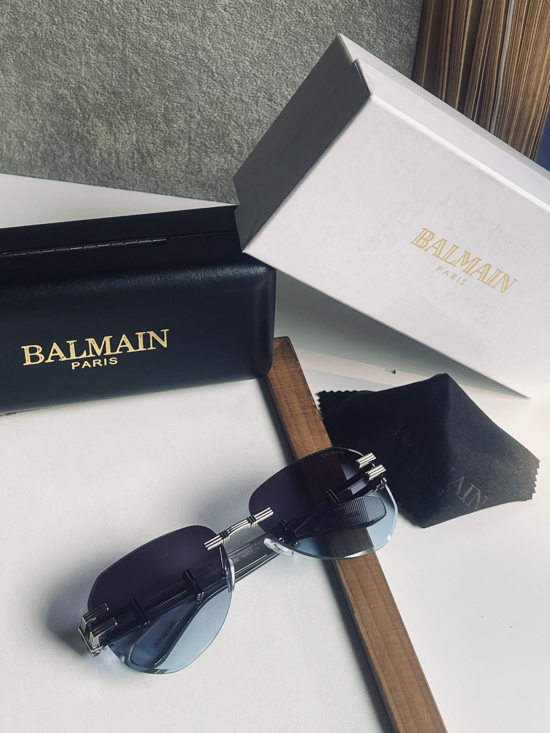 *BALMAINS-SUNGLASSES*
