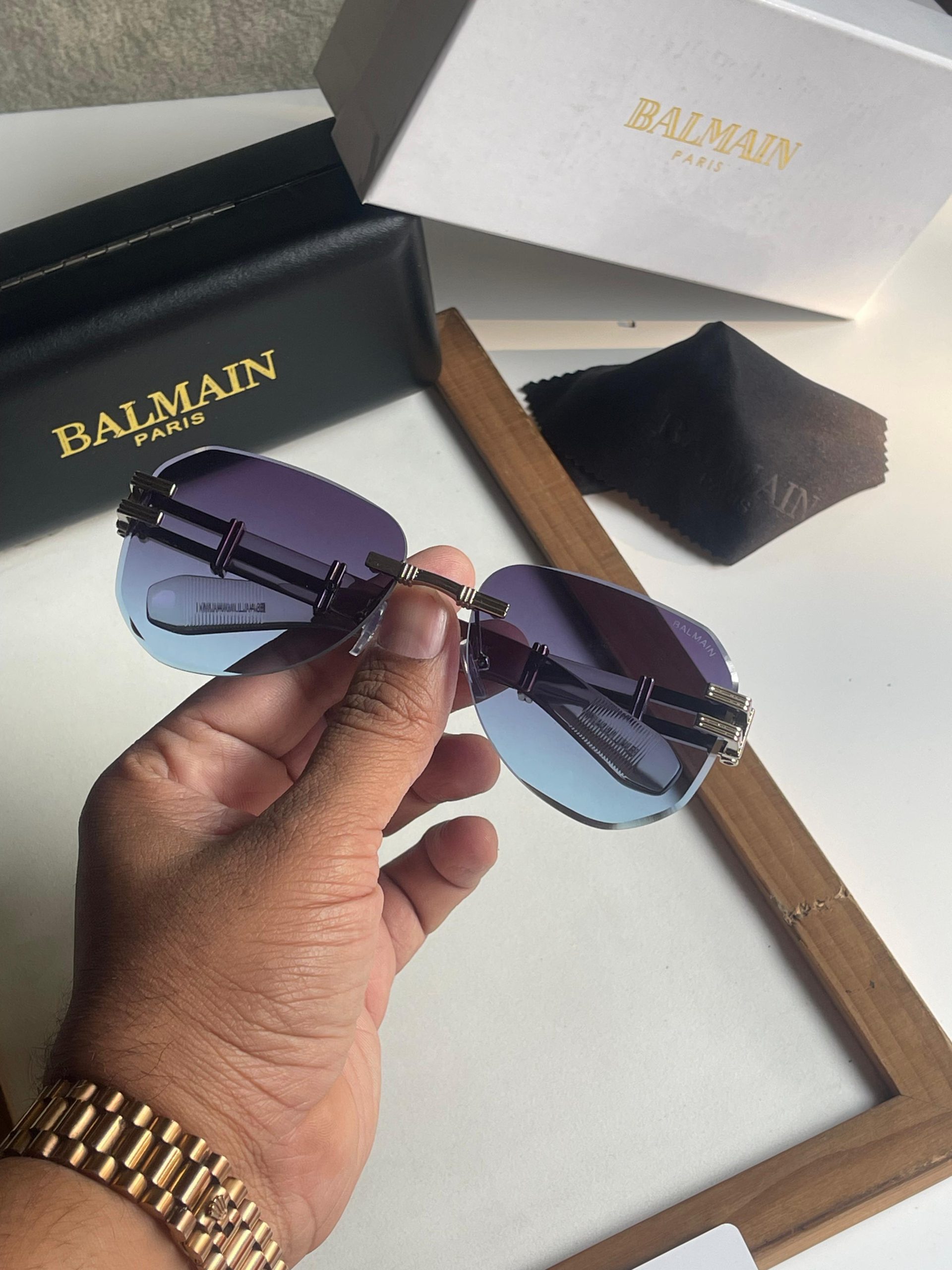 *BALMAINS-SUNGLASSES*