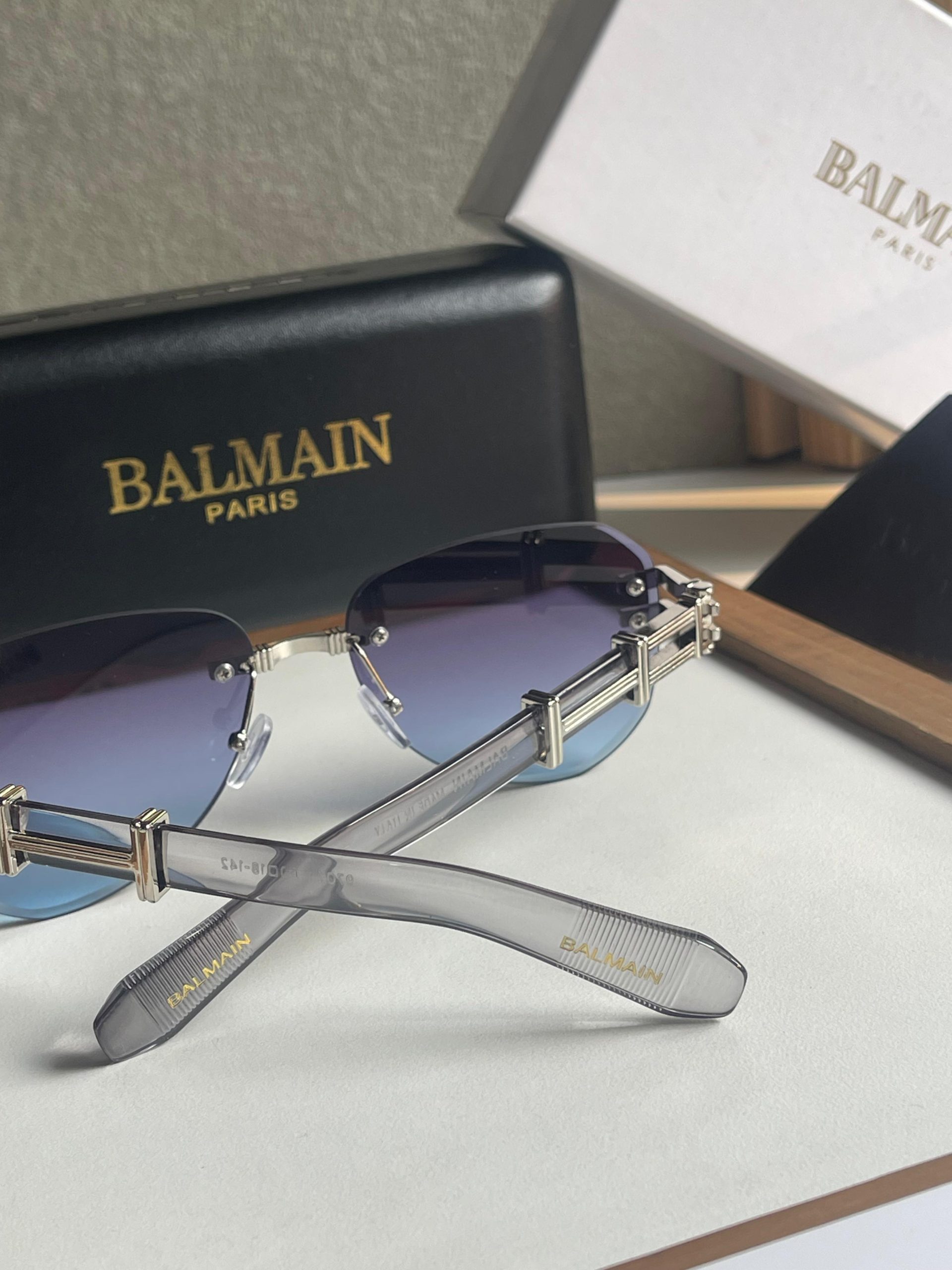 *BALMAINS-SUNGLASSES*