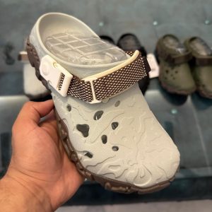 Men's crocs