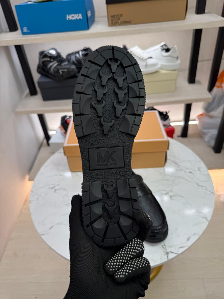 Men's shoes