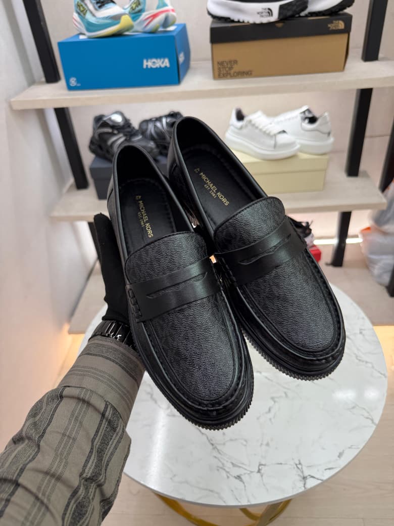 Men's shoes