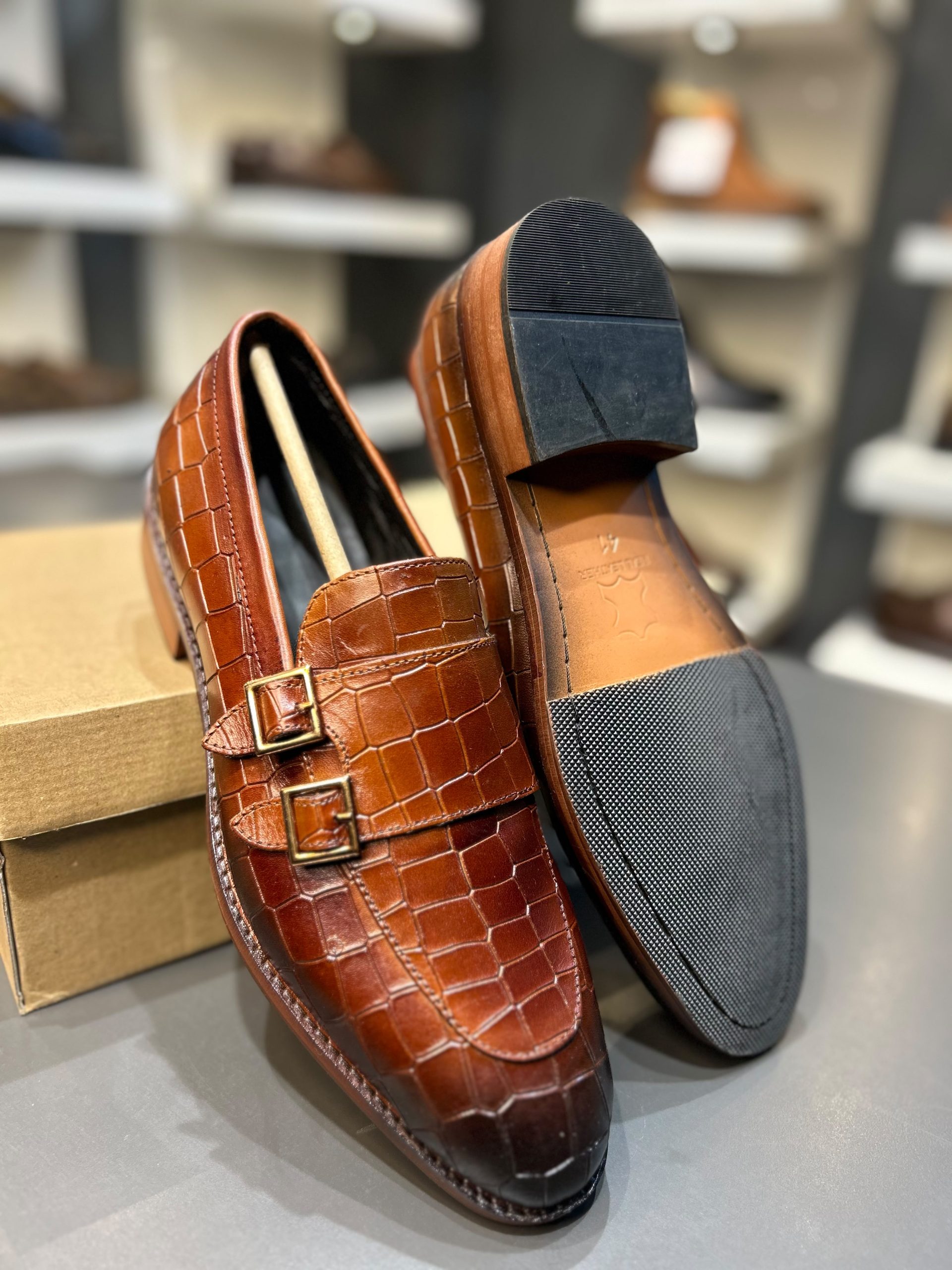 Men's shoes