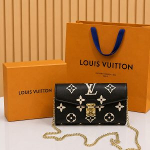 Women's shoulder bag cum wallet
