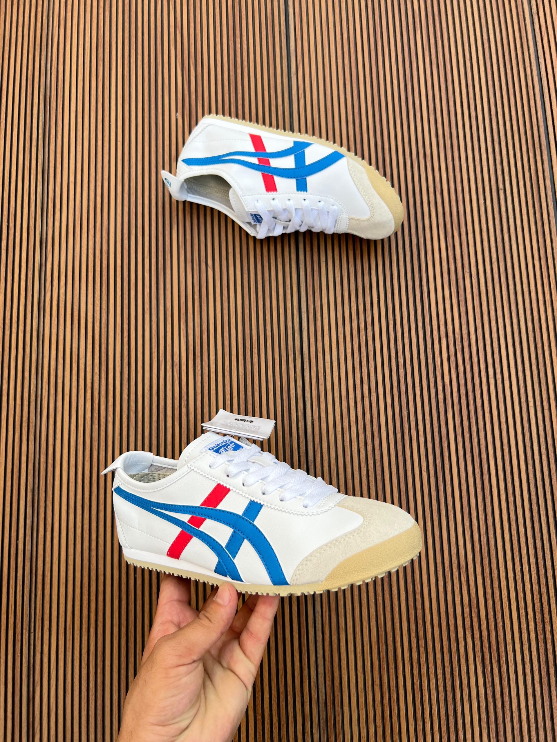 Women's shoes