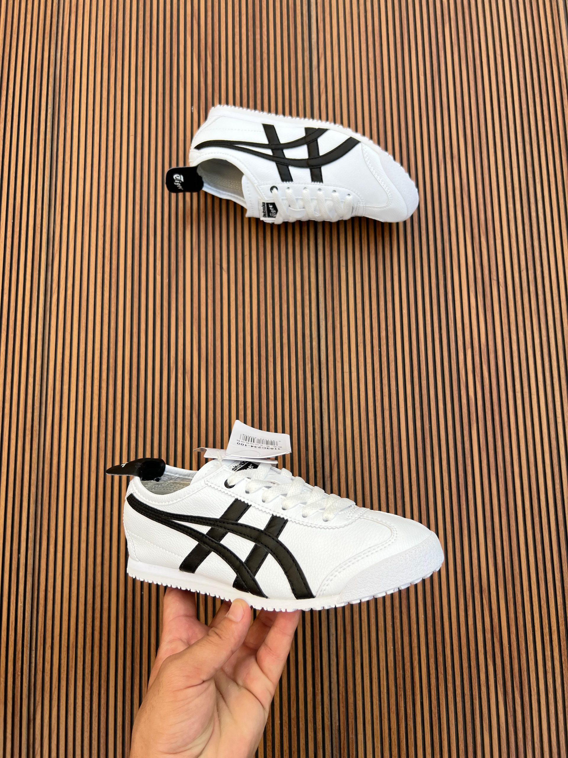 Women's shoes