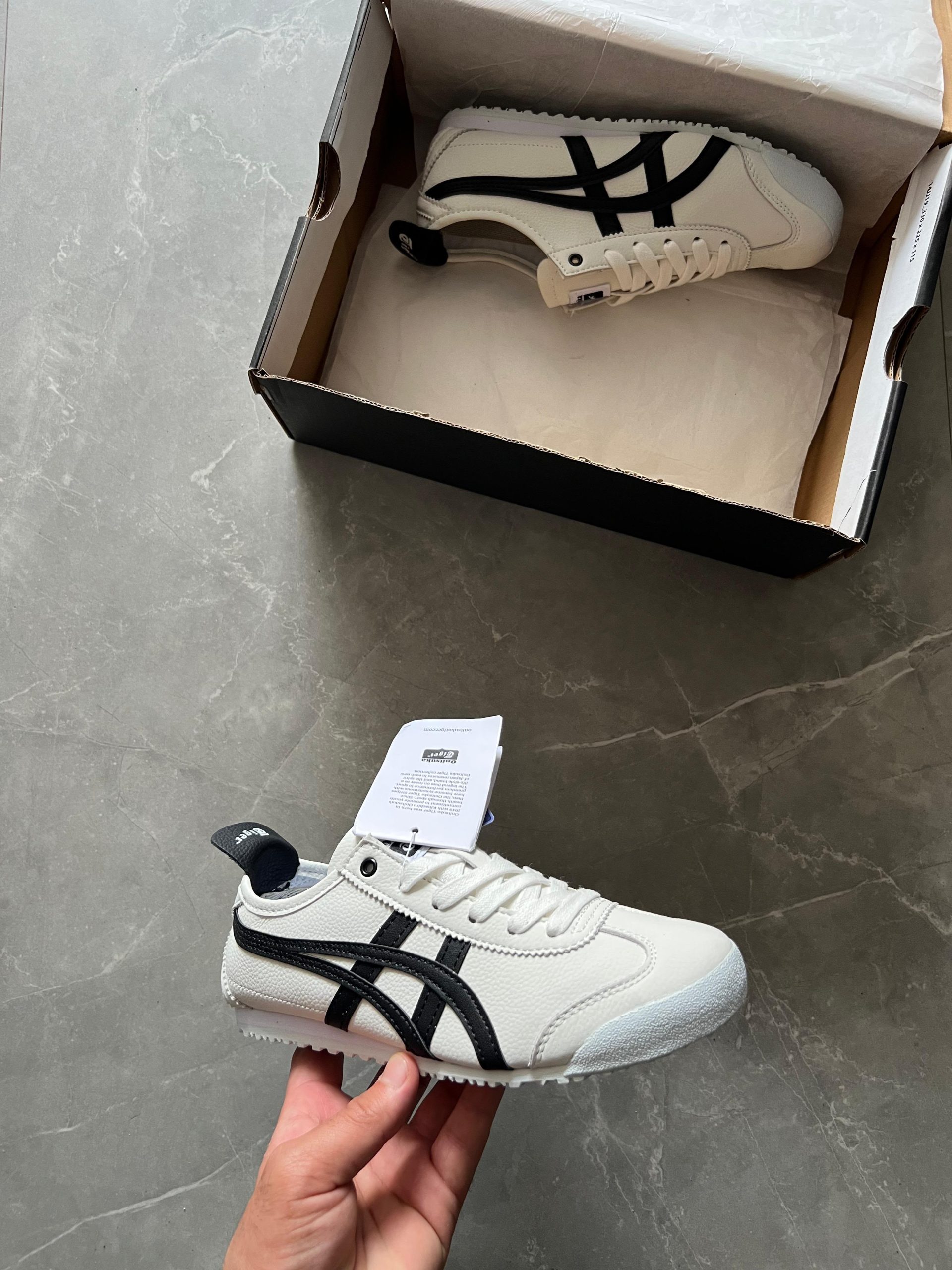 Women's shoes