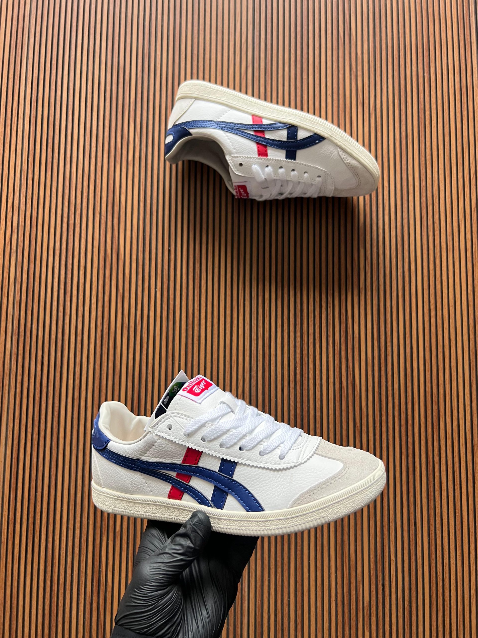 Women's shoes