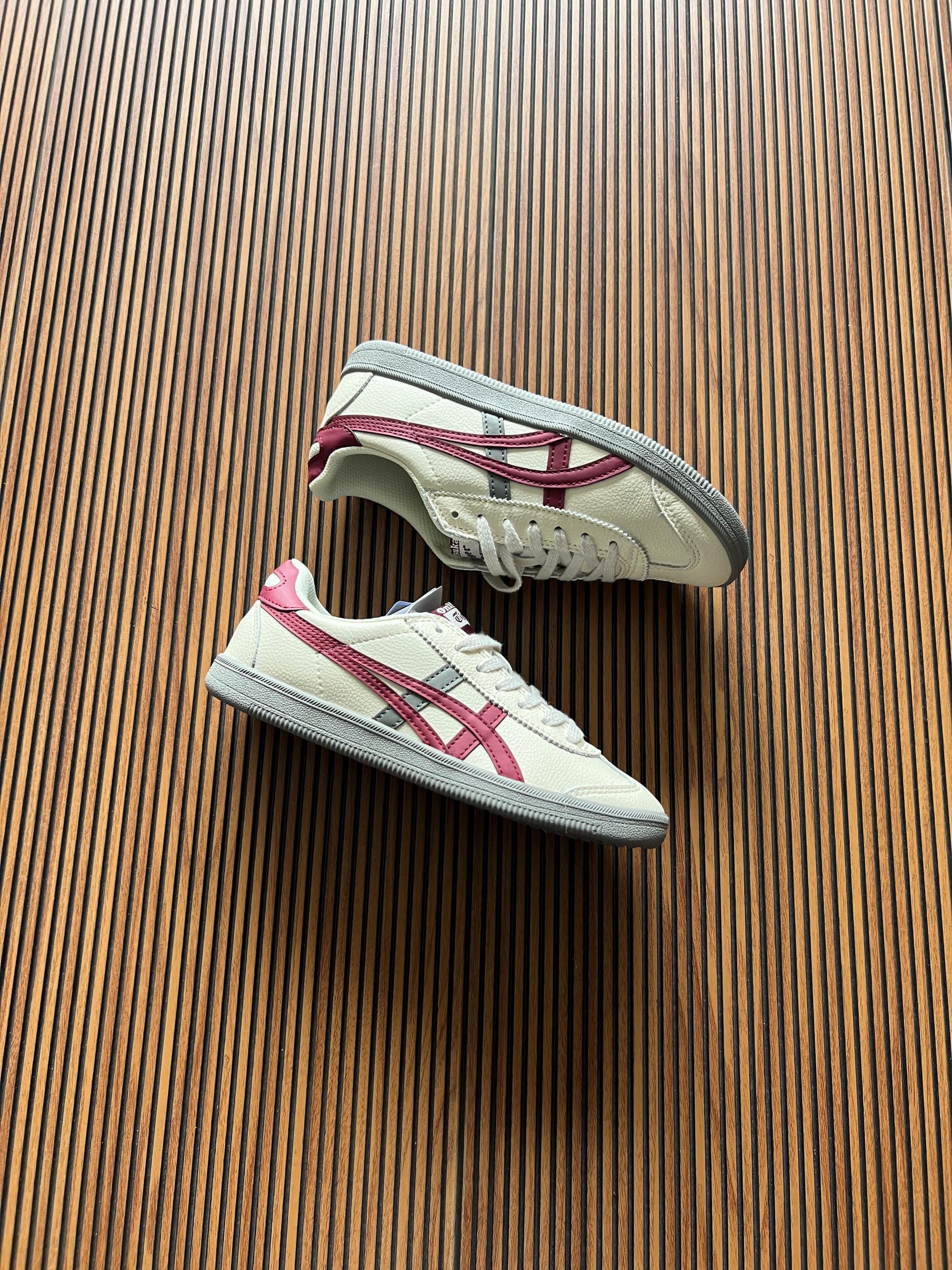 Women's shoes