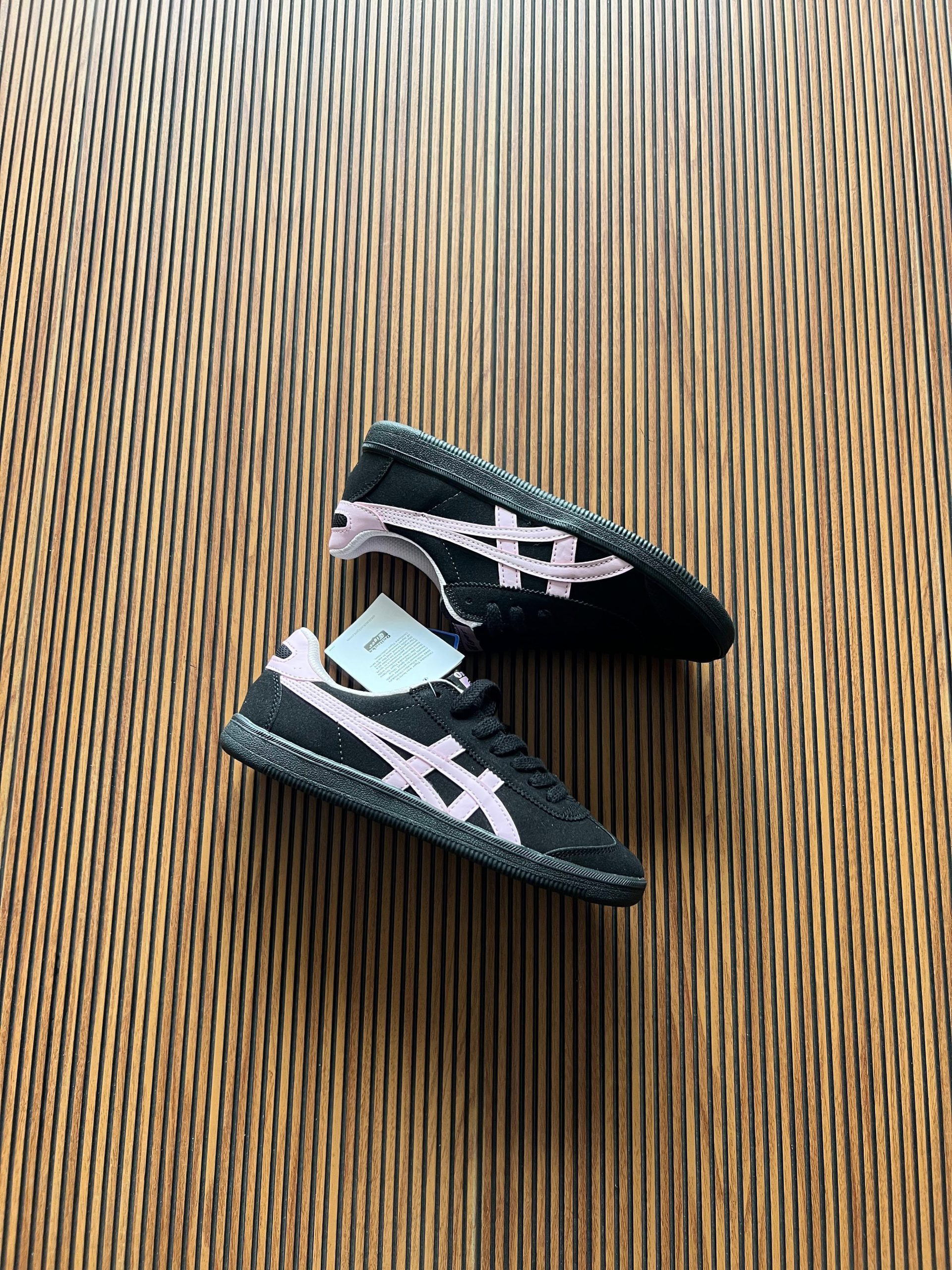 Women's shoes