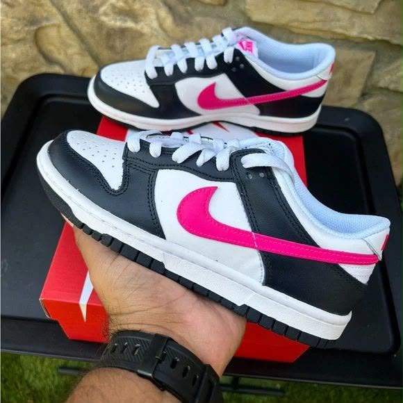 Women's shoes