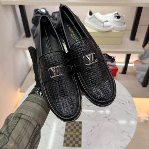 Men's shoes