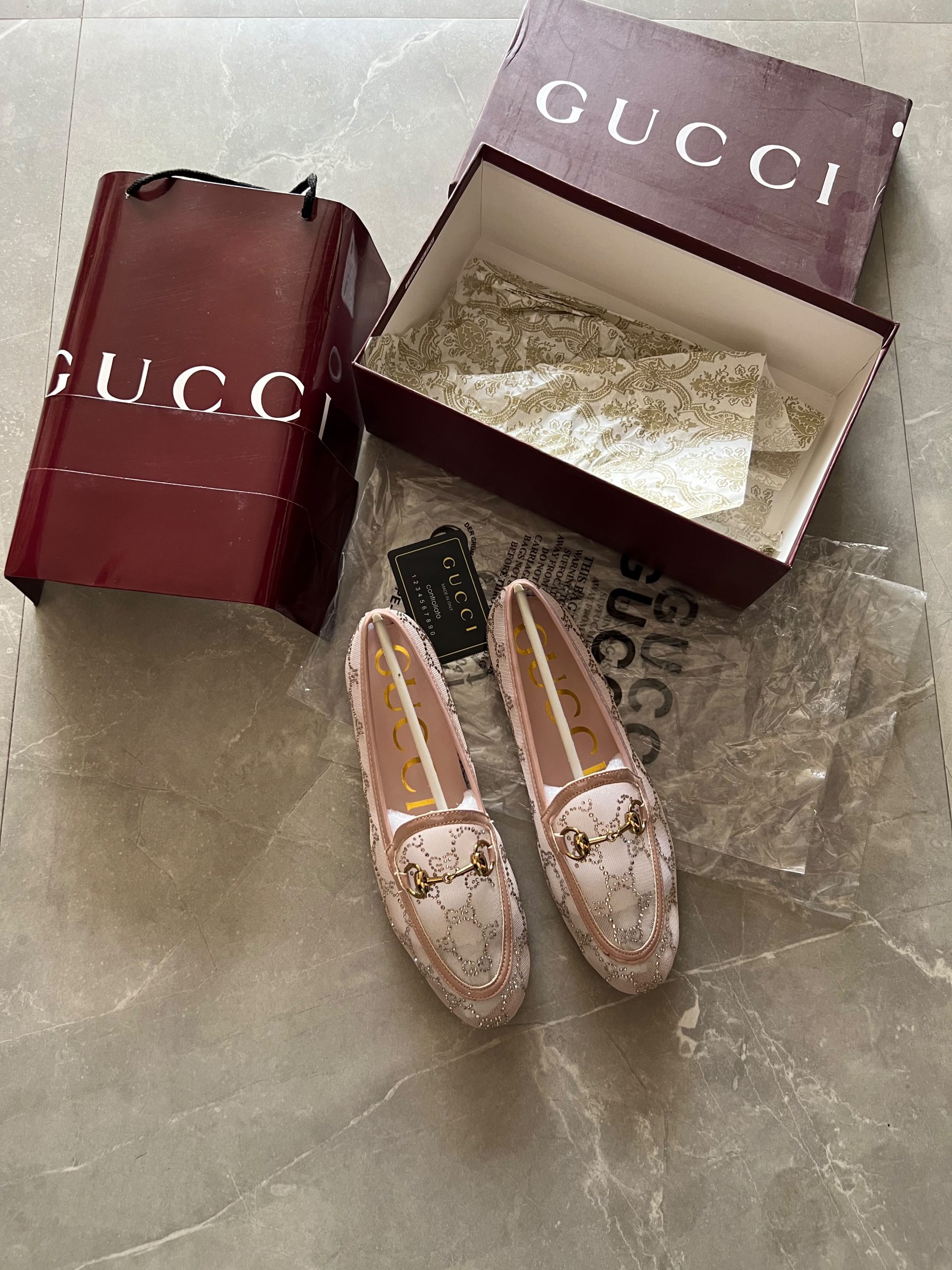 Women's shoes