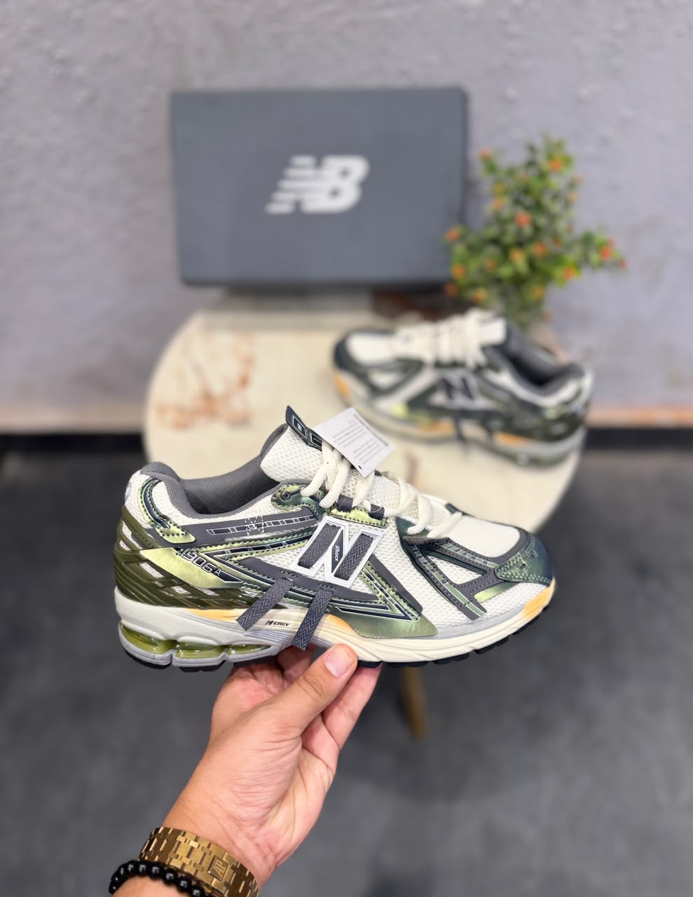 Men's shoes