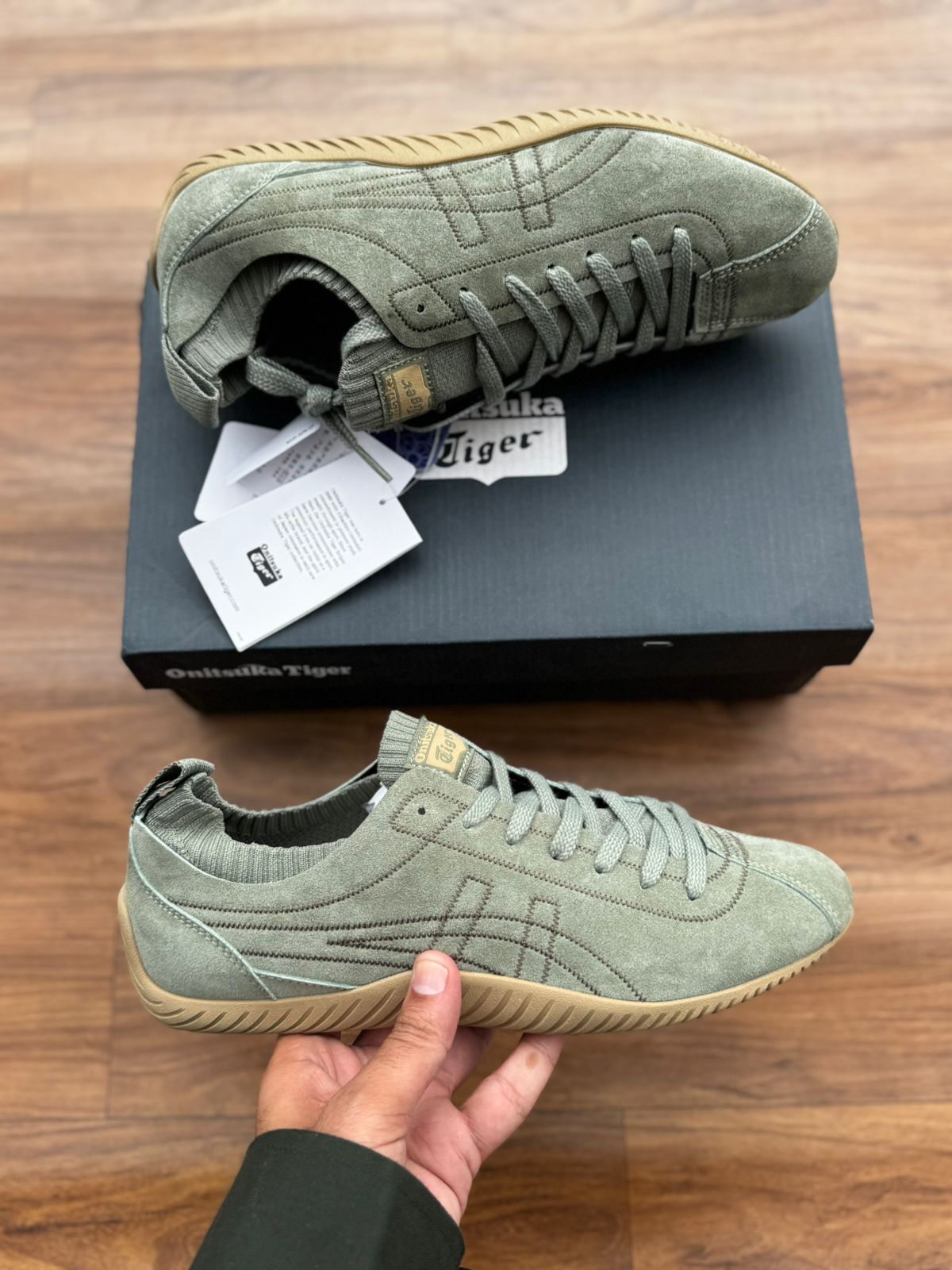 Men's shoes
