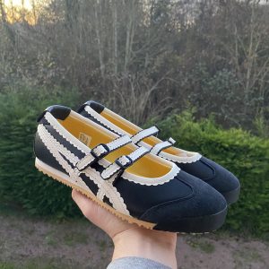 Women's shoes