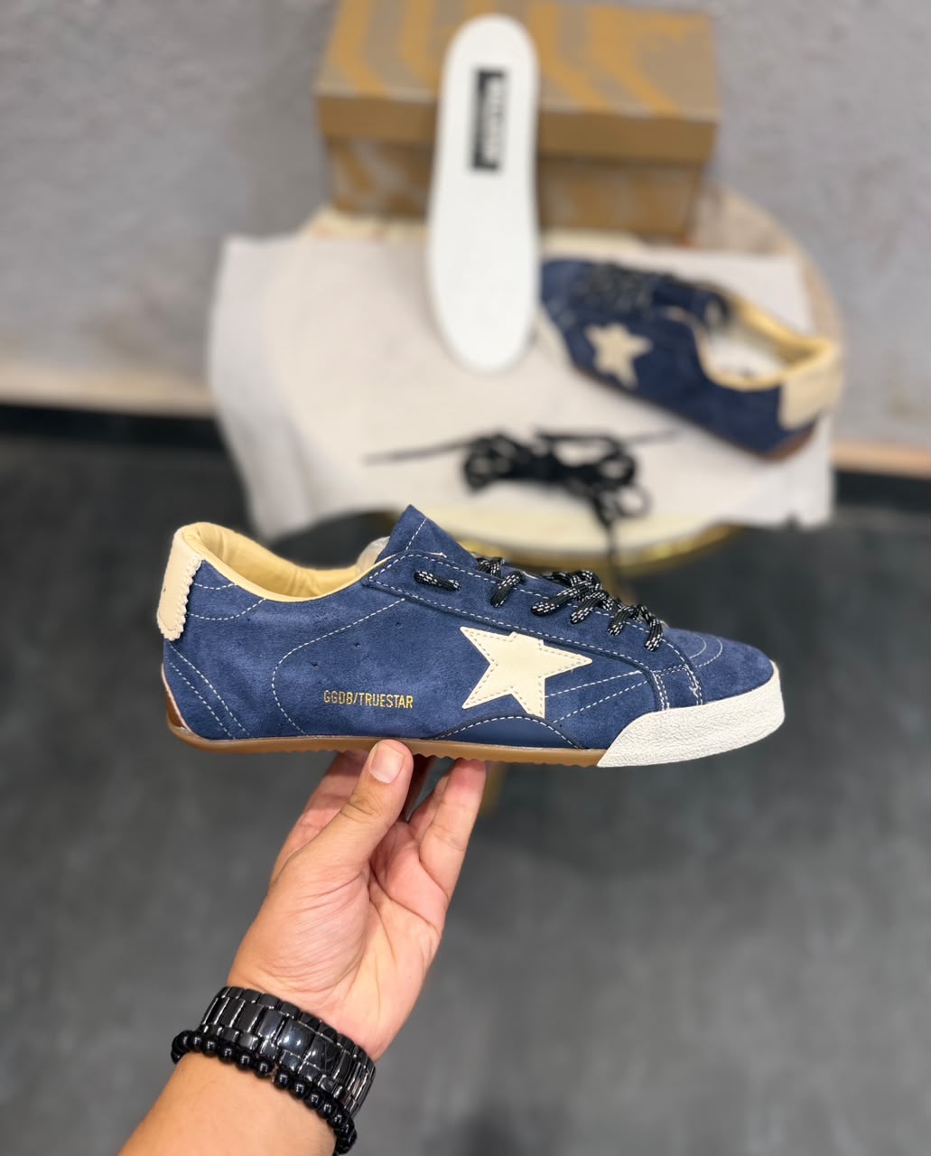 Men's shoes