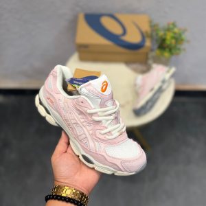 Women's shoes