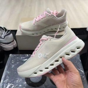 Women's shoes