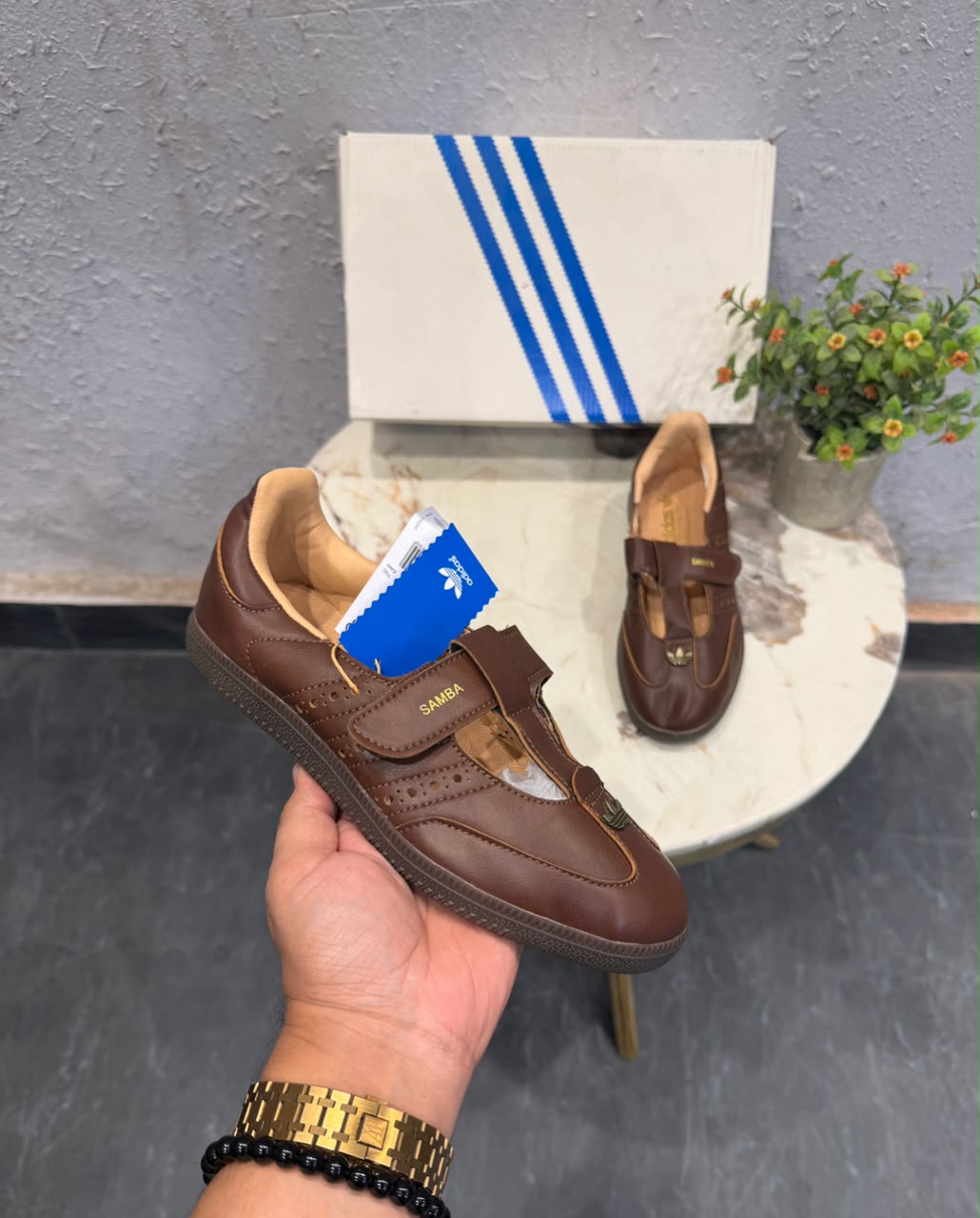 Women's shoes