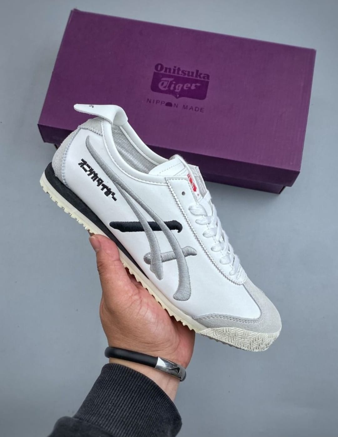 Men's shoes