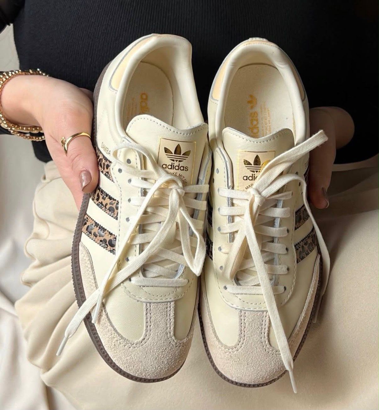 Women's shoes