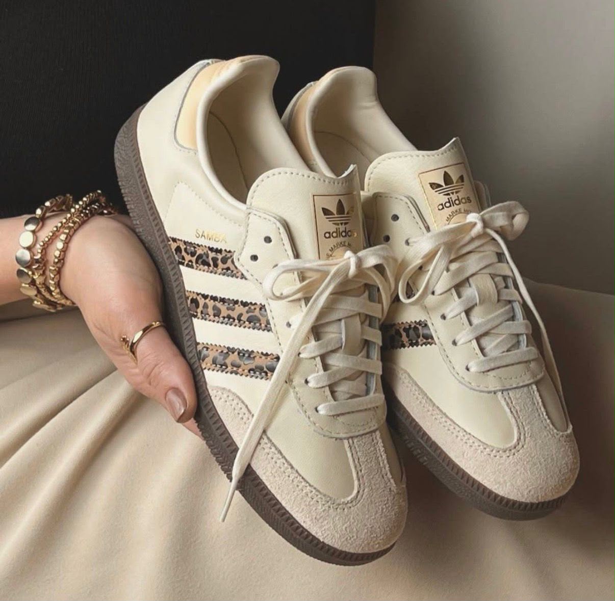 Women's shoes