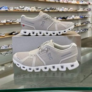 Women's shoes
