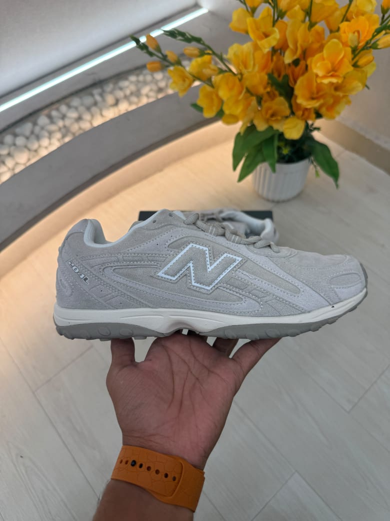 Women's shoes