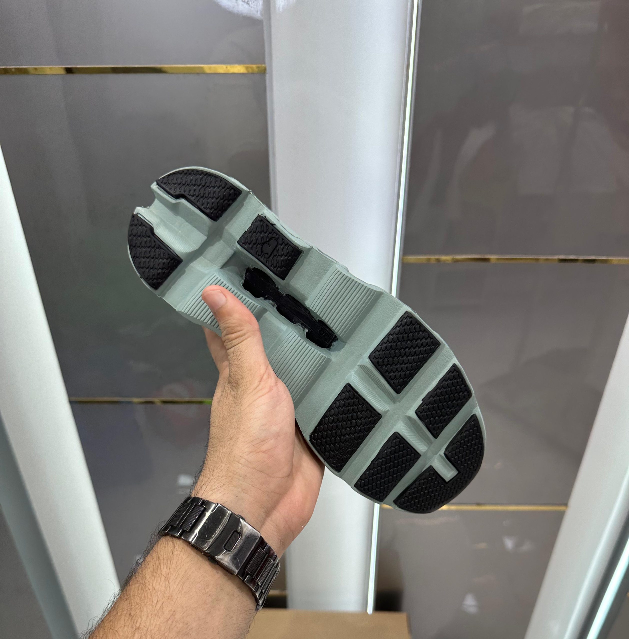 Men's shoes