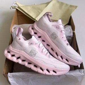 Women's shoes