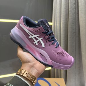 Women's shoes