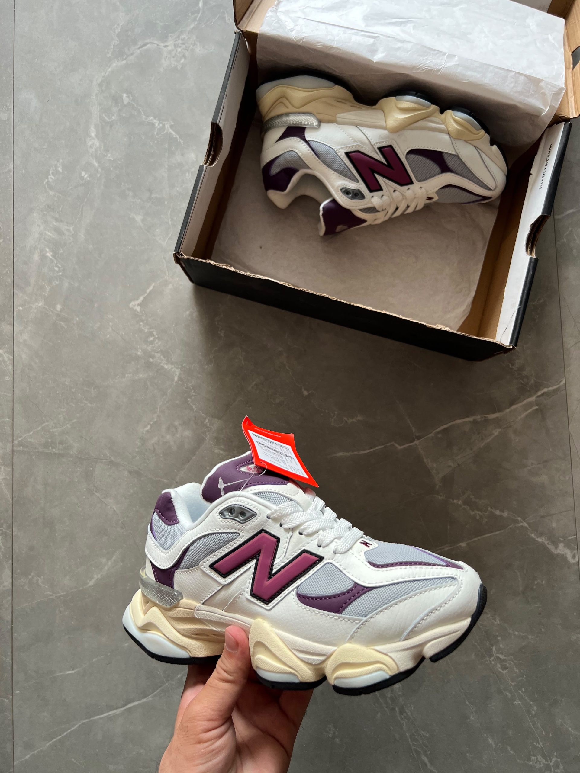 Women's shoes
