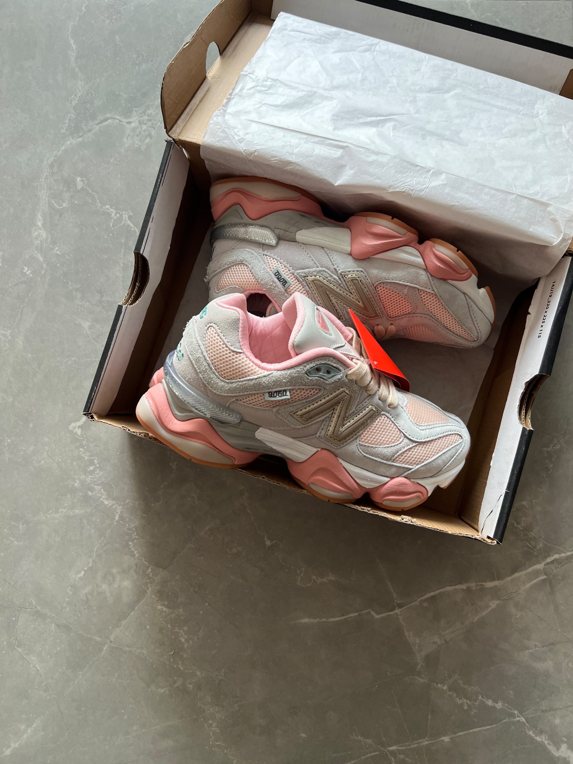 Women's shoes