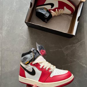 Women's shoes