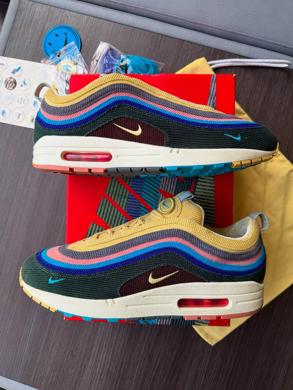 Men's shoes