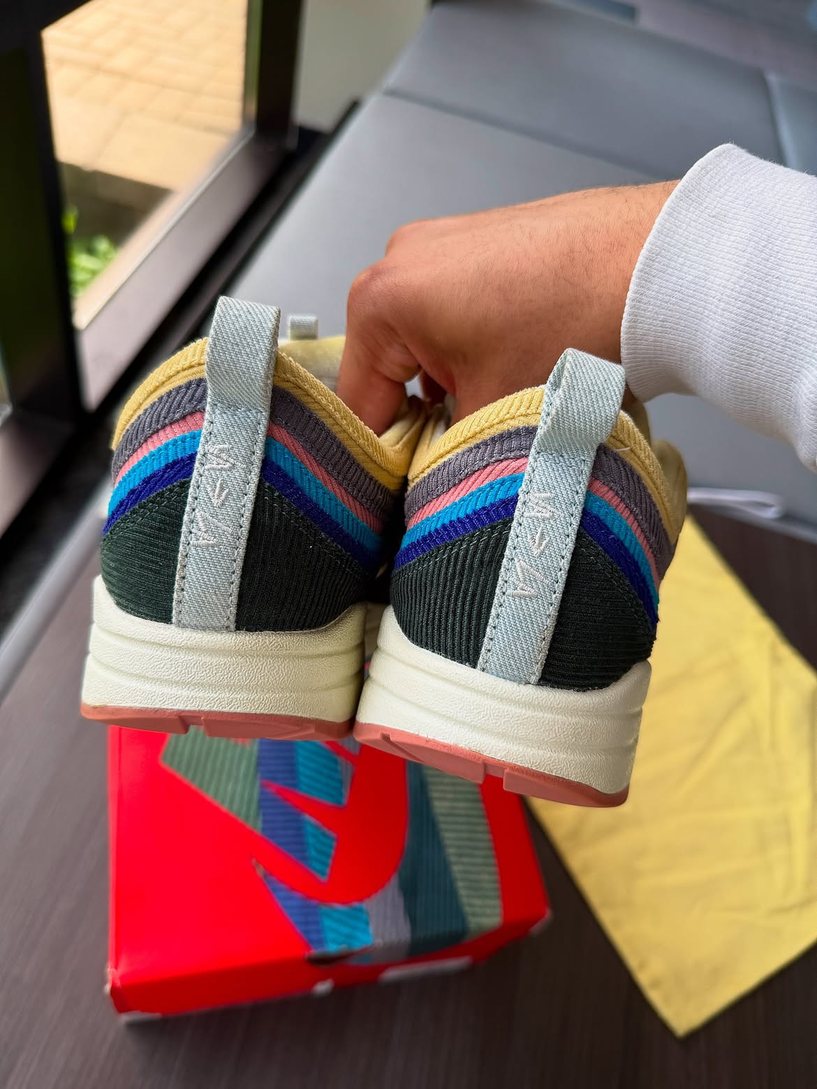Men's shoes